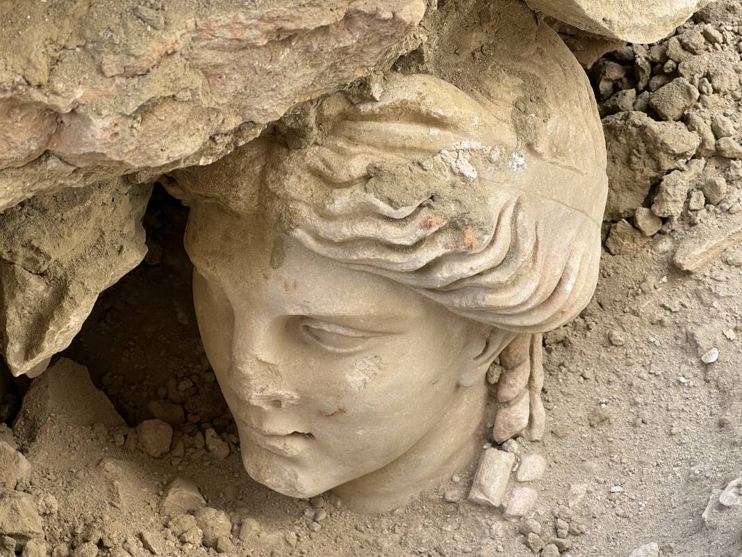 Laodikya'da 'Hygieia' heykelinin başı bulundu: 2100 yıl sonra gün ışığına çıkarıldı 3